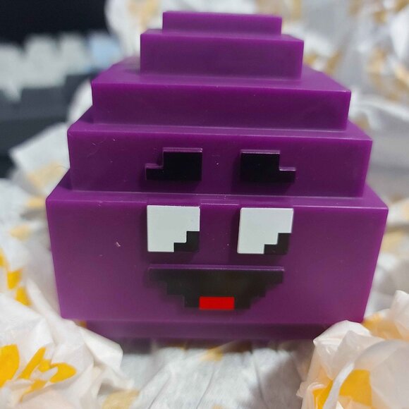 McDonalds Minecraft Movie Grimace Egg Toy with Card USED CODE - Picture 2 of 2